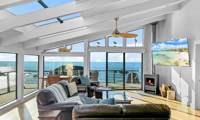 Sereno del Mar Casa | Malibu of the North Oceanfront w 3 Suites