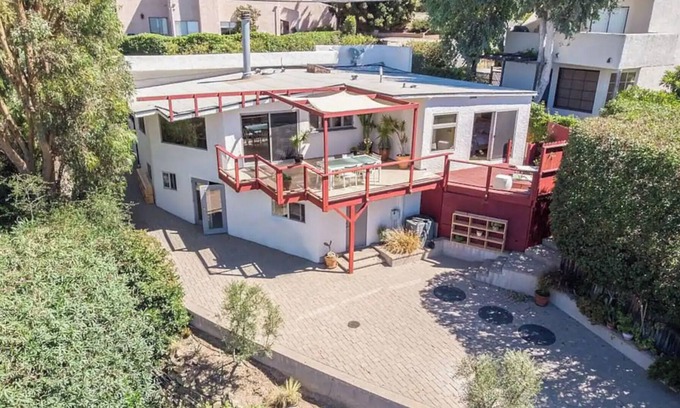 Central Malibu Casa | Malibu Vineyard Retreat - Incredible Ocean Views