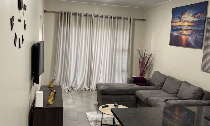 Greater Johannesburg Metropolitan Area Apartamento | Mall of Africa Spot by Damo