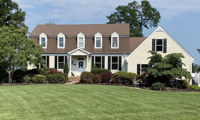 Secretary Casa | Mallard Point - Waterfront Home
