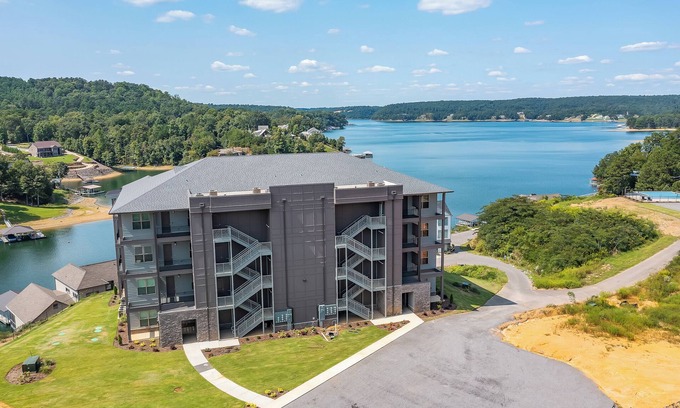 Cullman Condominio | Mallard Pointe unit 200