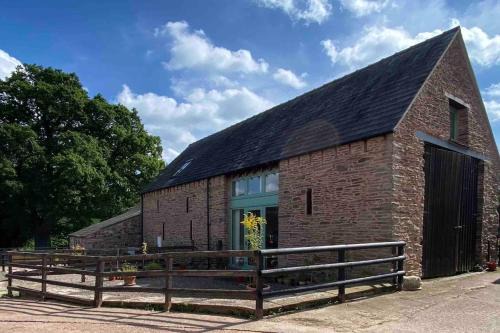 Monmouth Casa | Mallards Barn on a rural farm
