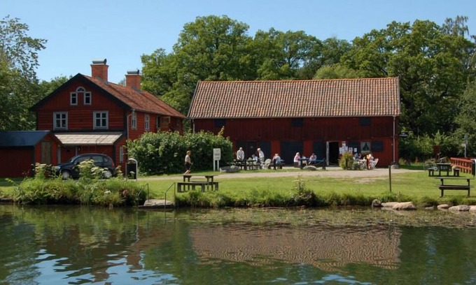 Nordostra Motala Casa | Mallboden Café & Vandrarhem