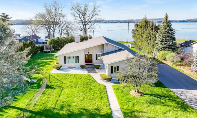 Colchester Casa | Malletts Bay Getaway