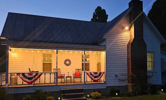 Mountain City Otro | Mamaw's Place in Mtn City/Farm Stay and Experiences