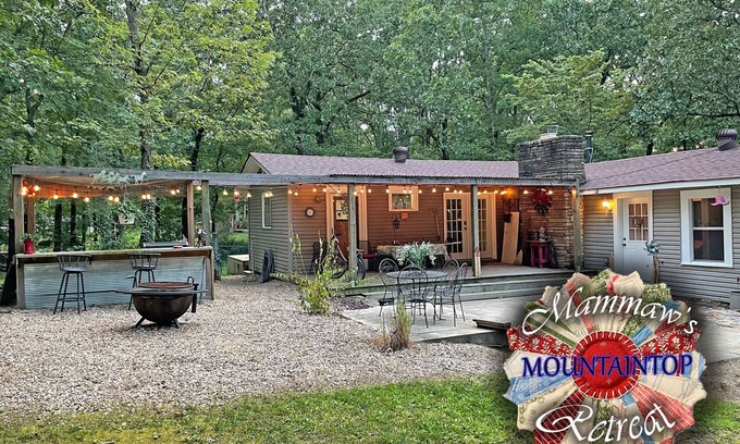 Morrilton Casa | Mammaw's Mountaintop Retreat