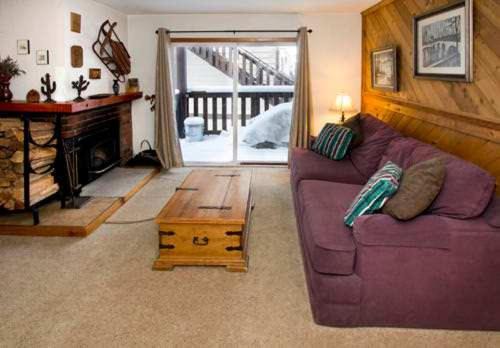 Mammoth Lakes Casa | Mammoth View Villas - Shop Hike or Golf