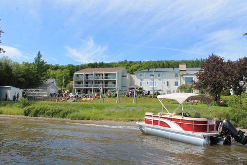 Les Etchemins Regional County Municipality Hotel | Manoir Lac-Etchemin
