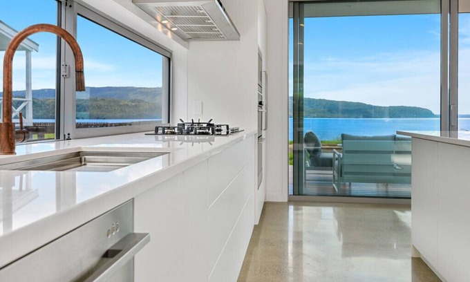 Lake Tarawera Cabaña | Mana Sarovar - Casa de vacaciones de diseño en el lago Tarawera