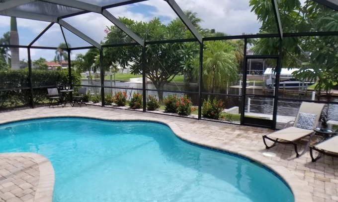 Yacht Club Casa | Cape Coral / Yacht Club / Piscina de agua salada / Wifi gratuito / HDTV / Acceso directo al río
