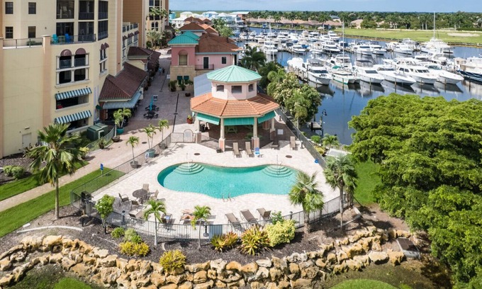 Cape Harbour Casa | Manatee Suites Full House