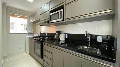 Ze Amandio Apartamento | Manchester 106 A · Lindo e novíssimo Apartamento na praia Bombas.