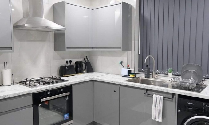 Manchester Casa | Manchester - 3 Bedroom House - Sleeps 5 - Etihcity