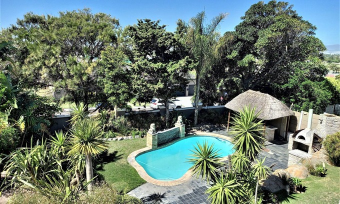 Bloubergstrand Casa | Mandalay Beach B & B