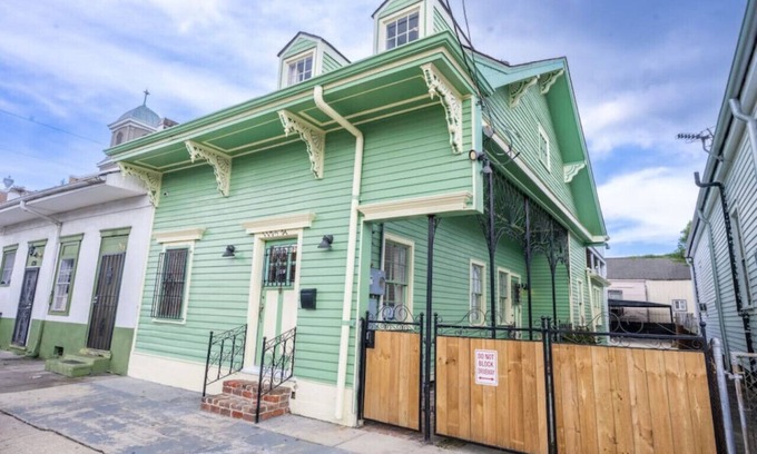 Saint Roch Casa | Mandeville Creole Cottage Upper Historic Getaways