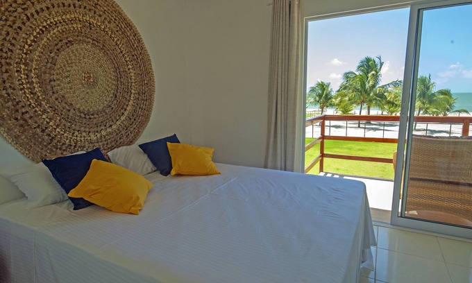 Pilar Apartamento | Manga Verde Beach 09: Sky and Beach ViewH