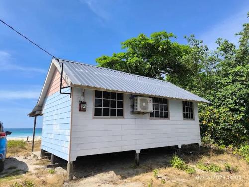 Kudat Casa | Mangazou Beach Chalet