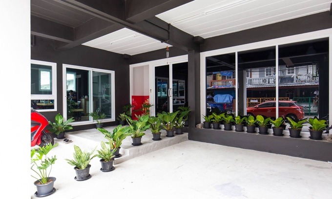 Ratchadaphisek Hotel | Mango 10 House