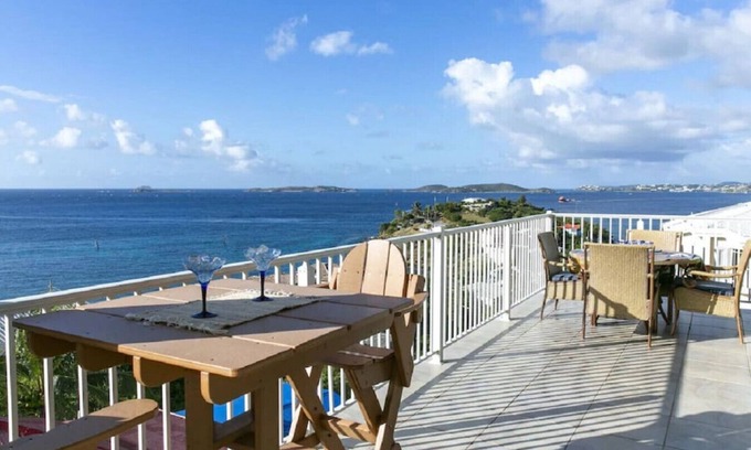 Estate Enighed Condominio | Mango Breeze the perfect condo! **generator**