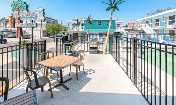 Wildwood Hotel | Mango Motel
