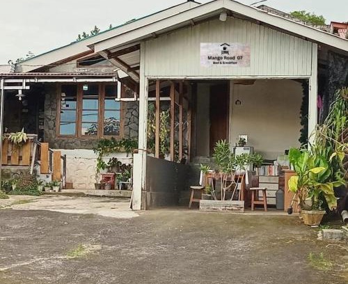 Tomohon Cama Y Desayuno | Mango Road 07 Bed & Breakfast