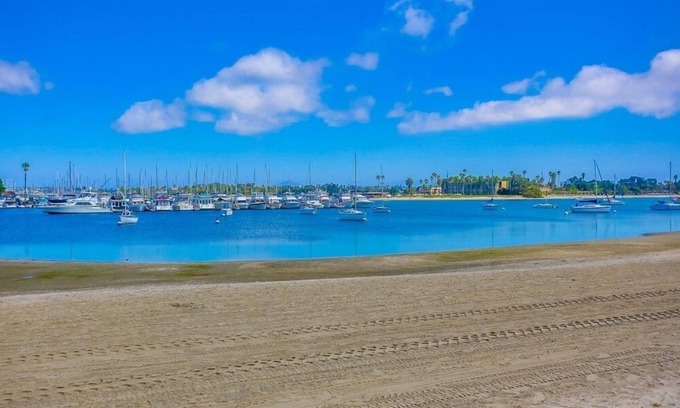 Central Mission Beach Condominio | Manhattan Shores 5