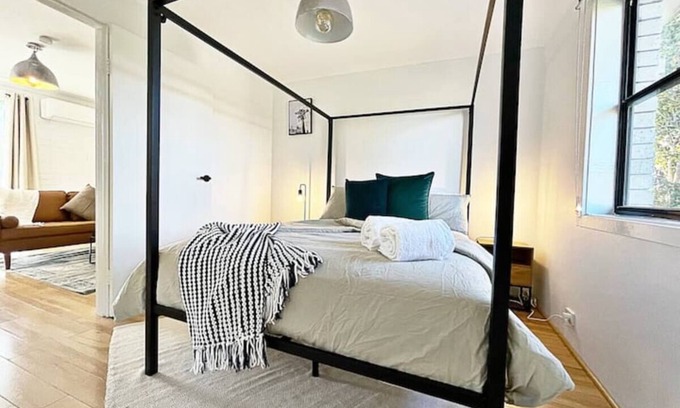 Batehaven Apartamento | Manhattan - Stylish 1BR Beachfront on Casey’s