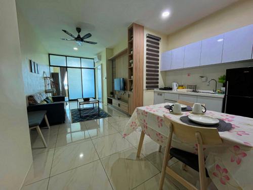 Penampang Apartamento | Manhattan Suites, ITCC by The Weeknd Residence - City View