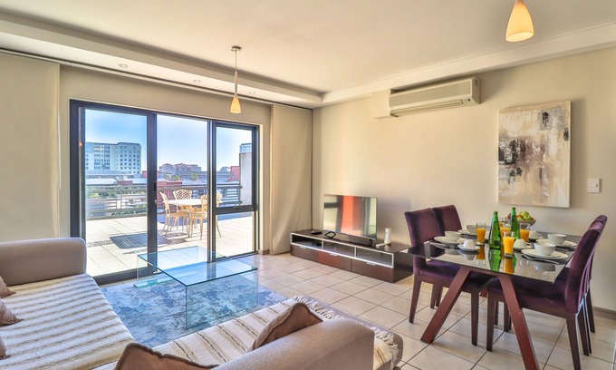 Century City Apartamento | Manhattan Towers 506 by CTHA