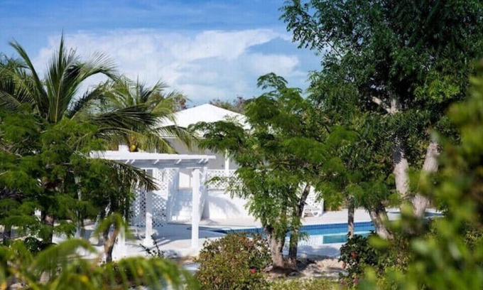 Providenciales Apartamento | Manisa 2BR - Pool and Tennis. Family Friendly, Close to beach, Central and Quiet