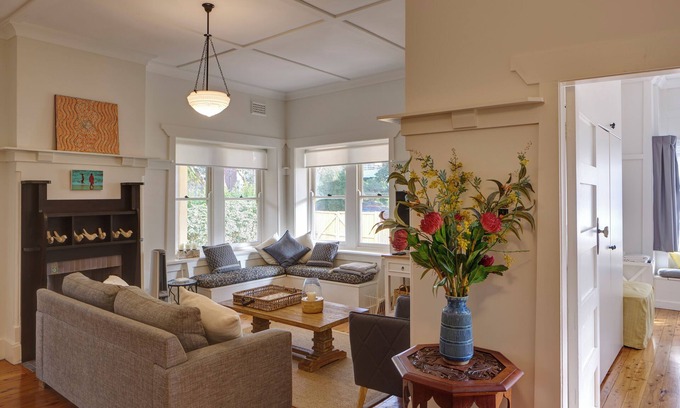 Manly Apartamento | Clásico varonil 1920 lleno de luz, amplio 3 habitaciones, 2 baños, totalmente renovado