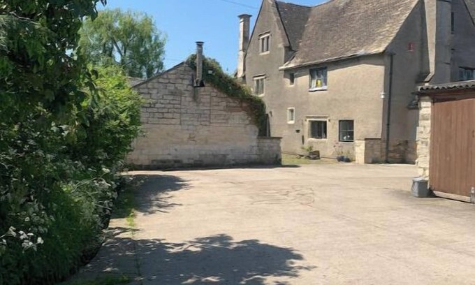 King's Stanley Casa | Manor Farm Annex with enclosed, private Garden
