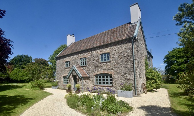 Wraxall Cabaña | MANOR FARM HOUSE, pet friendly, character holiday cottage in Failand