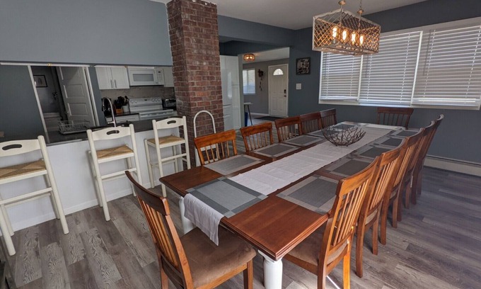 Parksville Casa | Manor house renovated with rustic charm