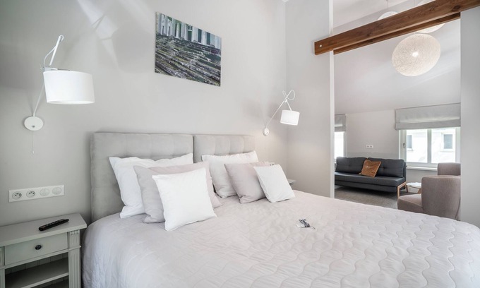 Nowe Warpno Cama Y Desayuno | Manowce Palace - Quadruple Room with Garden View (Roo 7)