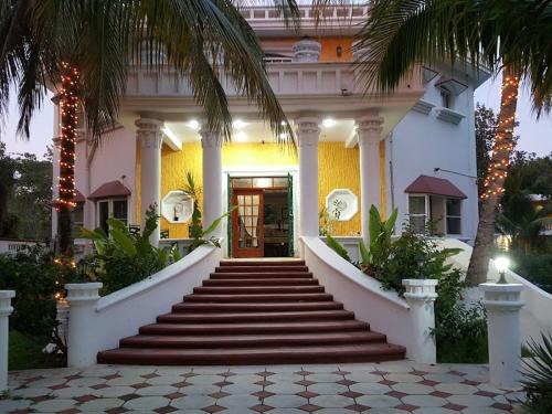 Alfredo V. Bonfil Cama Y Desayuno | Mansion Giahn Bed & Breakfast