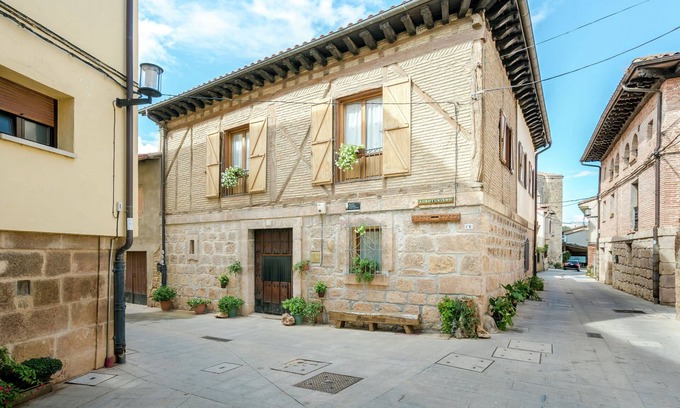 Labastida Villa | Mansión boutique con piscina en el País Vasco