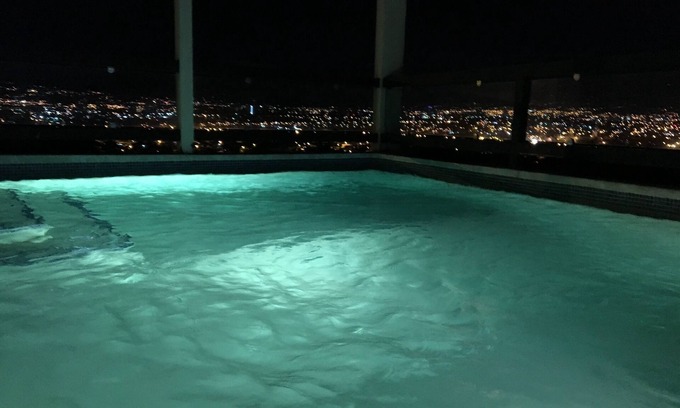 Escazú Casa | Mansión con impresionantes vistas para hasta 30 invitados. Despedidas de soltero bienvenidas