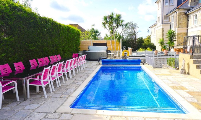 Ryde Casa | MANSIÓN CON PISCINA, TINA CALIENTE, SALA DE JUEGOS, VISTAS AL MAR, PLAYAS DE ARENA