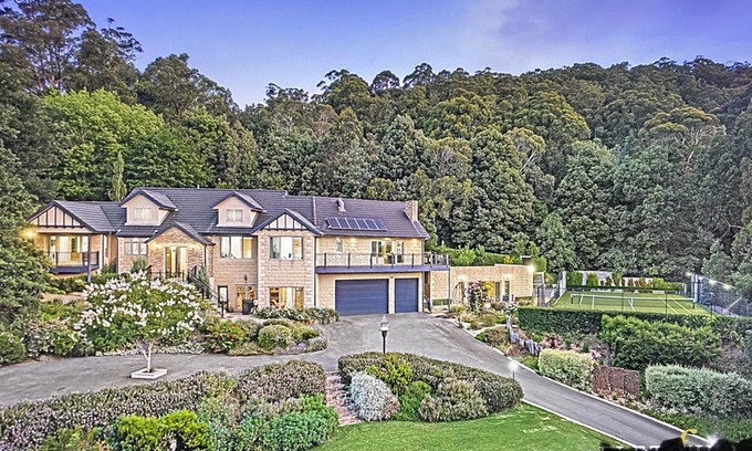 The Patch Casa | Mansion with views, pool, tennis court, bbq area and gardens near Sherbrooke