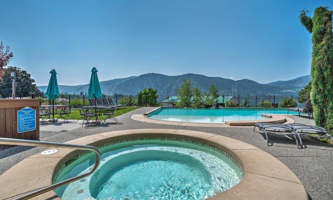 Wapato Point Apartamento | Manson Condo with Pool Access - Near Marina and Town