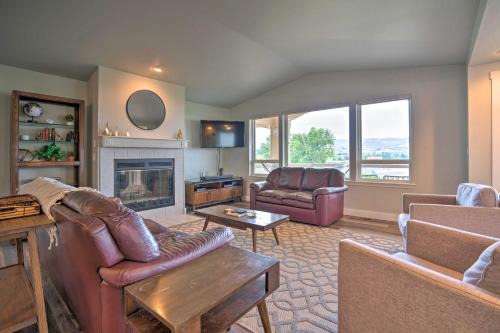 Wapato Point Casa | Manson Villa with Hot Tub about 1 Mi to Wineries!