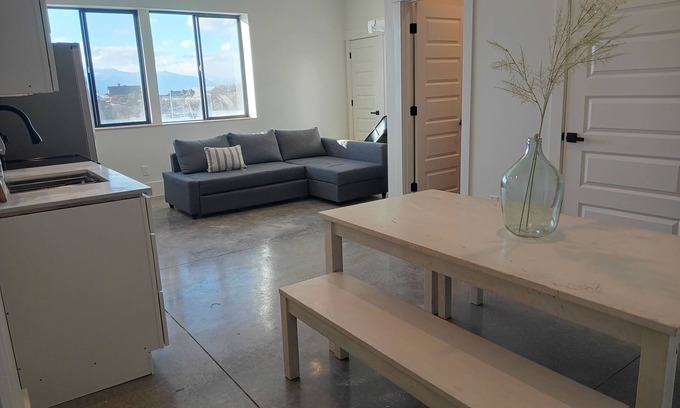 Spring City Apartamento | Manti weddings, San Pete county fair, Flex purpose,sleeps up to 13 stunning view