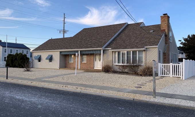 Osbornsville Casa | Mantoloking Oceanside Beach House - Private Community. Steps from private beach