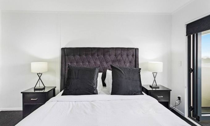 Manukau City Apartamento | Manukau City | Stunning Apt | 3BR 2BA | Heart of Manukau