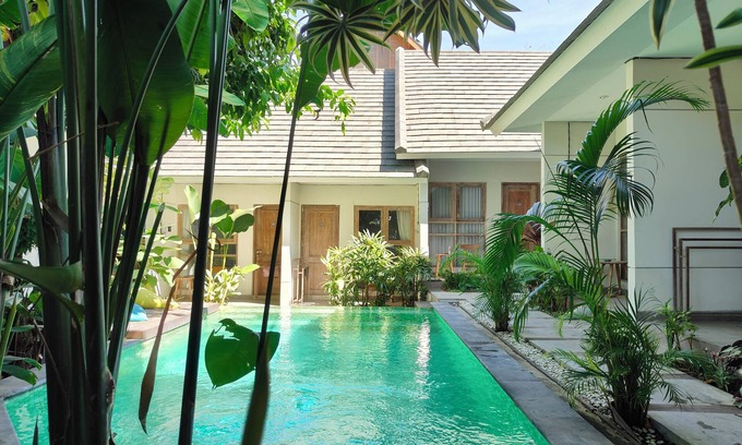 Bukit Cama Y Desayuno | Manuver Surf and Stay Uluwatu Bali