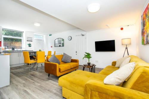 Wakefield Apartamento | Manygates by Alt-Stay Accommodation - 4 Bed Ground Floor Apartment Ideal For Workforces & Relocations - Weekly & Monthly Rates Available