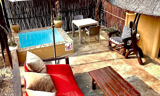 Marloth Park Chalet De Esquí | Manzini Swazi King Chalets