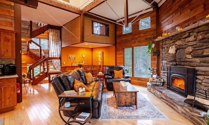 Hancock Casa | Maple Castle – Cozy Riverside Retreat with Hot Tub, Trails & Fireplace