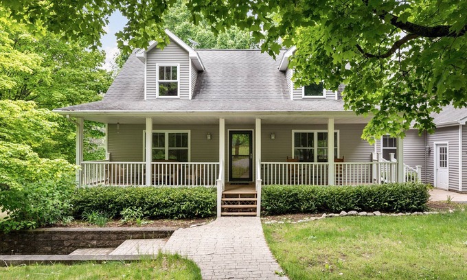 Maple City Casa | Maple City Farm | Pet Friendly